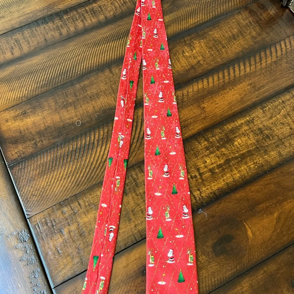 John Ashford Mens 100 % Silk Golf Santa Christmas tie